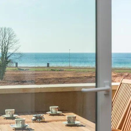 דירה Paradiso With Sea View *